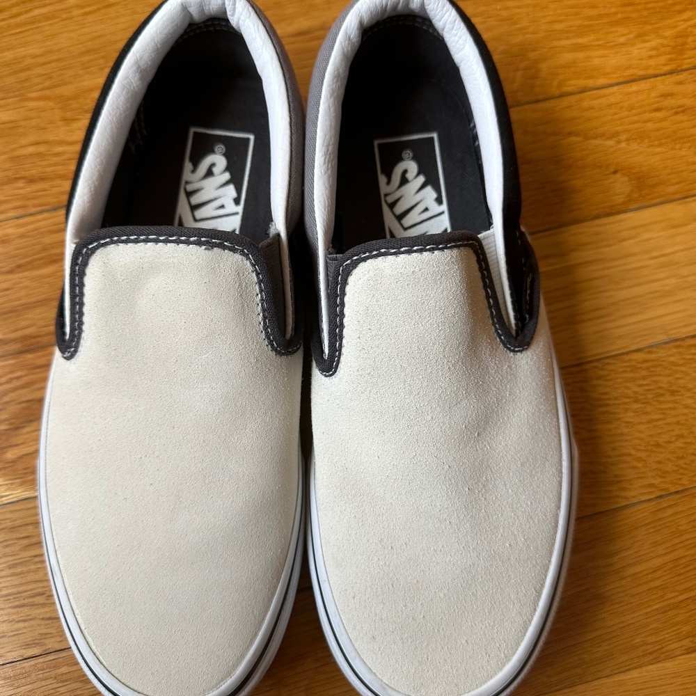 Vans Classic Slip-On Suede Sneakers - Unisex Size W6 / M4.5 - Brand New